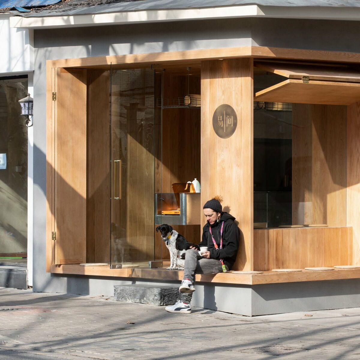 A Cafe In Shanghai Combines A Stripped Down Aesthetic 06